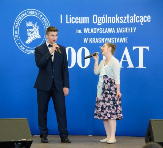 Jubileusz 100-lecia Szkoły - „Wspomnień czar” - część artystyczna podczas uroczystych obchodów Jubileuszu Szkoły